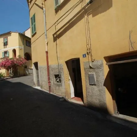 Joli 2 Pieces Au Calme Dans La Vieille Ville Апартаменти Мантон